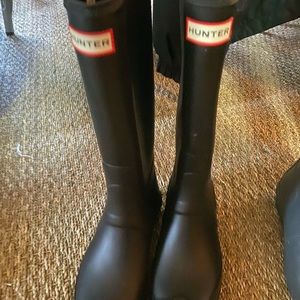 Black hunter rain boots